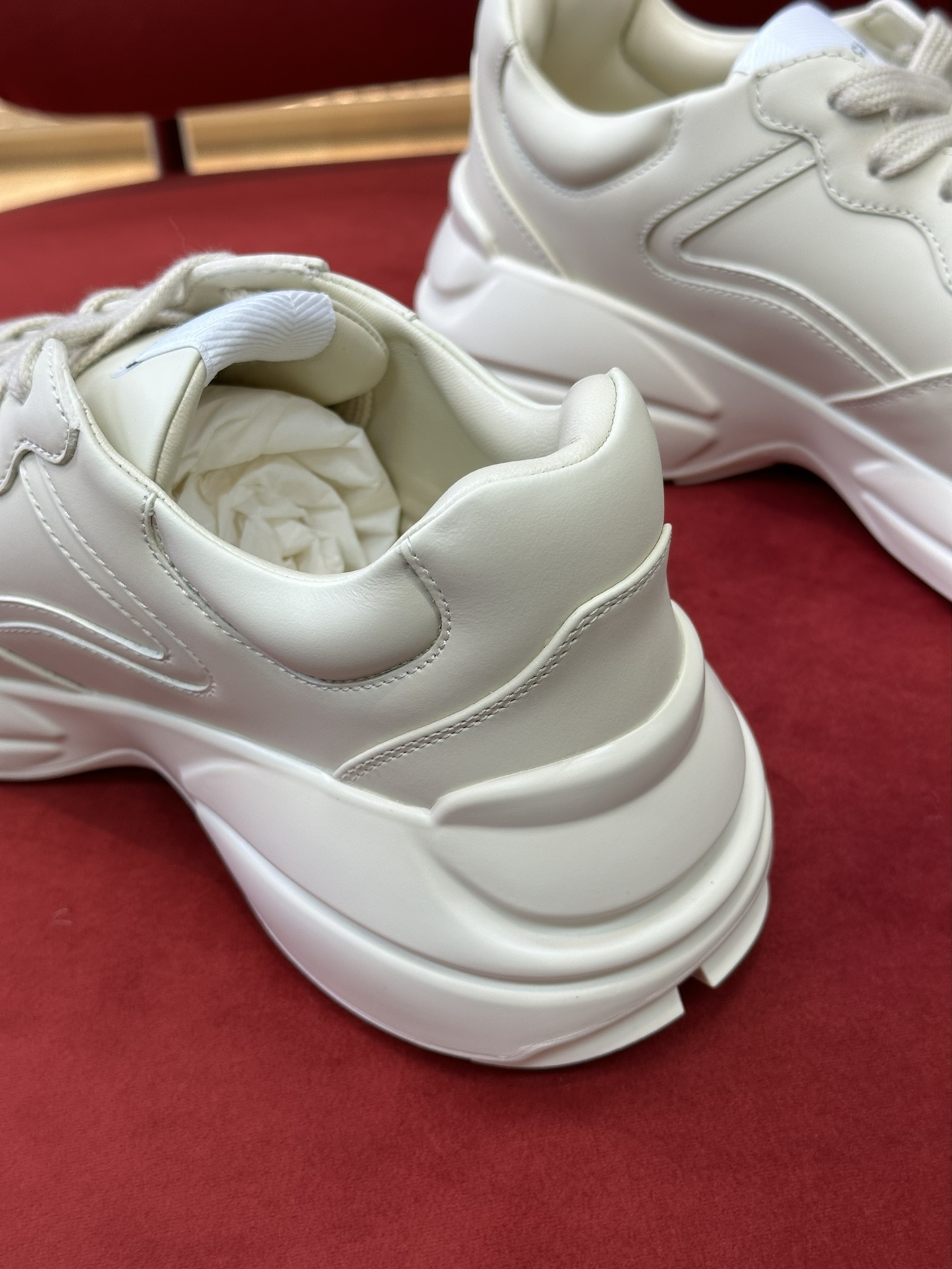 g*u*i&n0*h F**esneakers