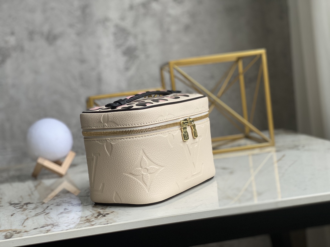 l**is V*t*n cosmetic bag-20*13.5*12cm