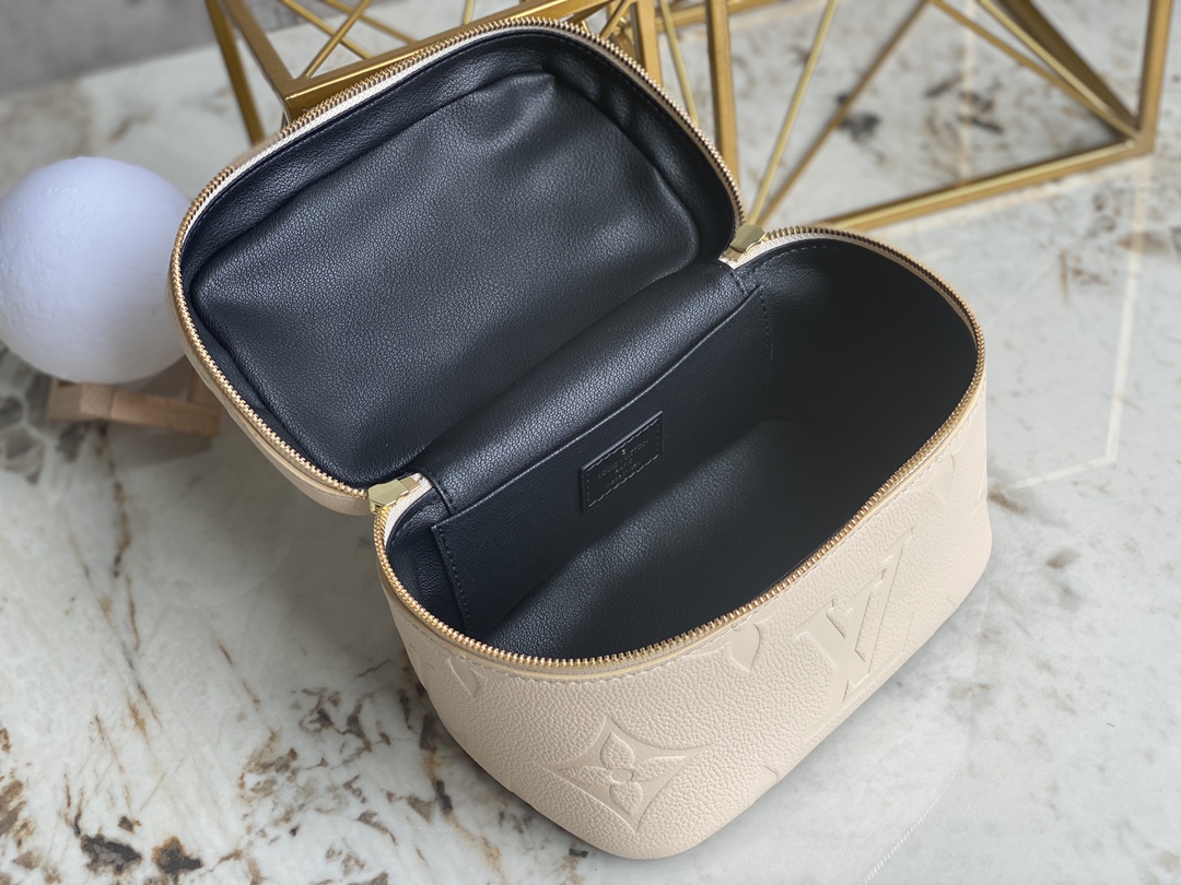 l**is V*t*n cosmetic bag-20*13.5*12cm