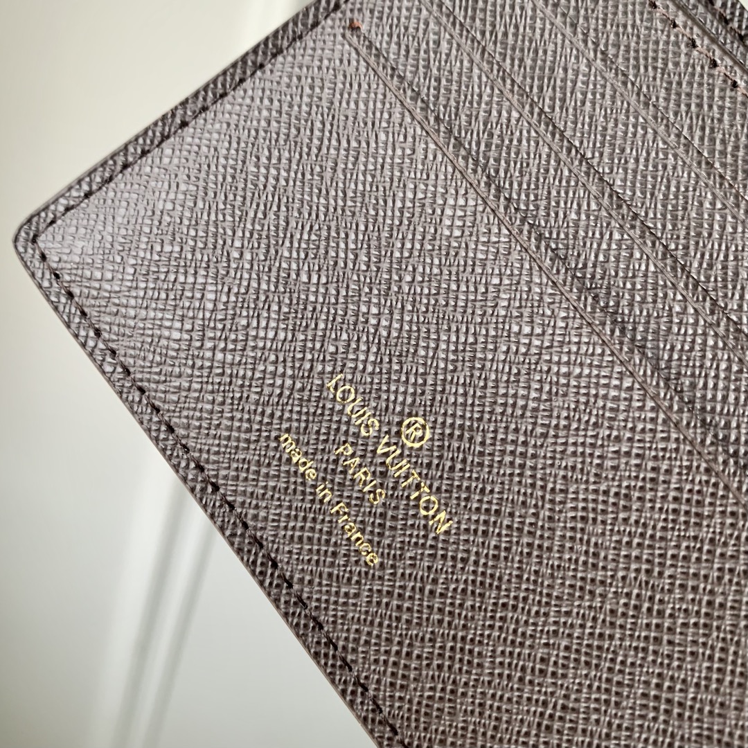 l**is V*t*n multiple wallet-m83334-11.5 x 9 x 1.5 cm