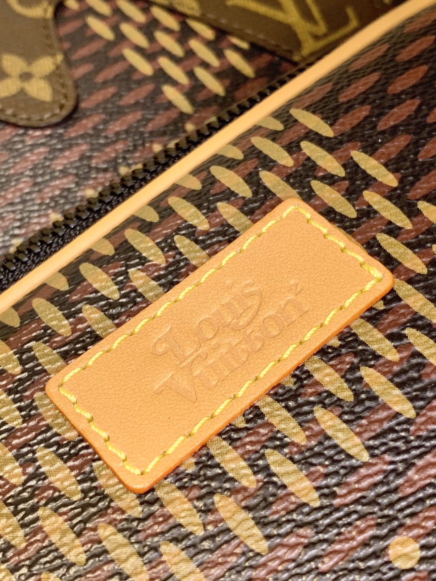 l**is V*t*n campus backpack-30*39*13cm