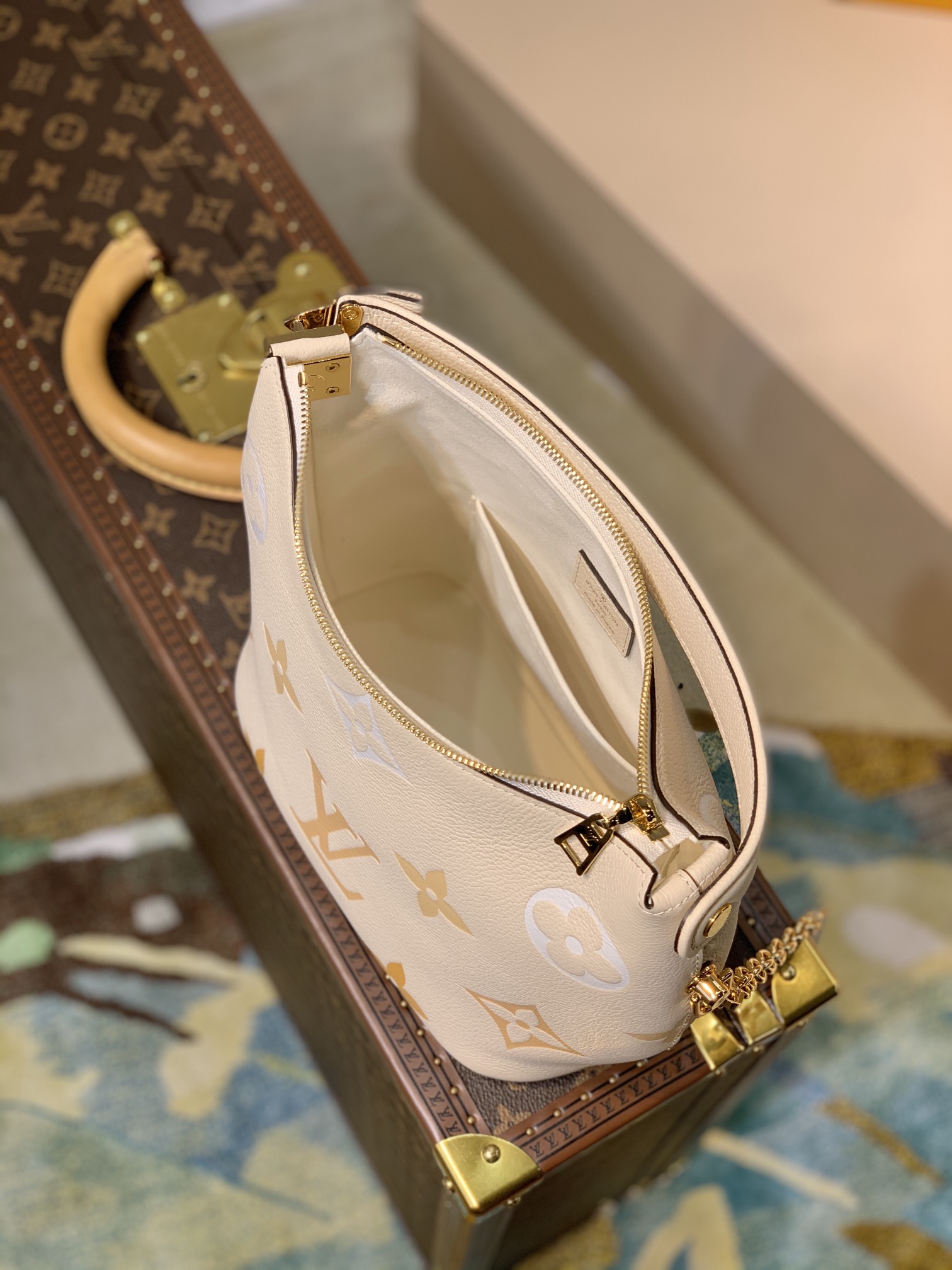 l**is V*t*n marshmallow hobo-24*22*13cm