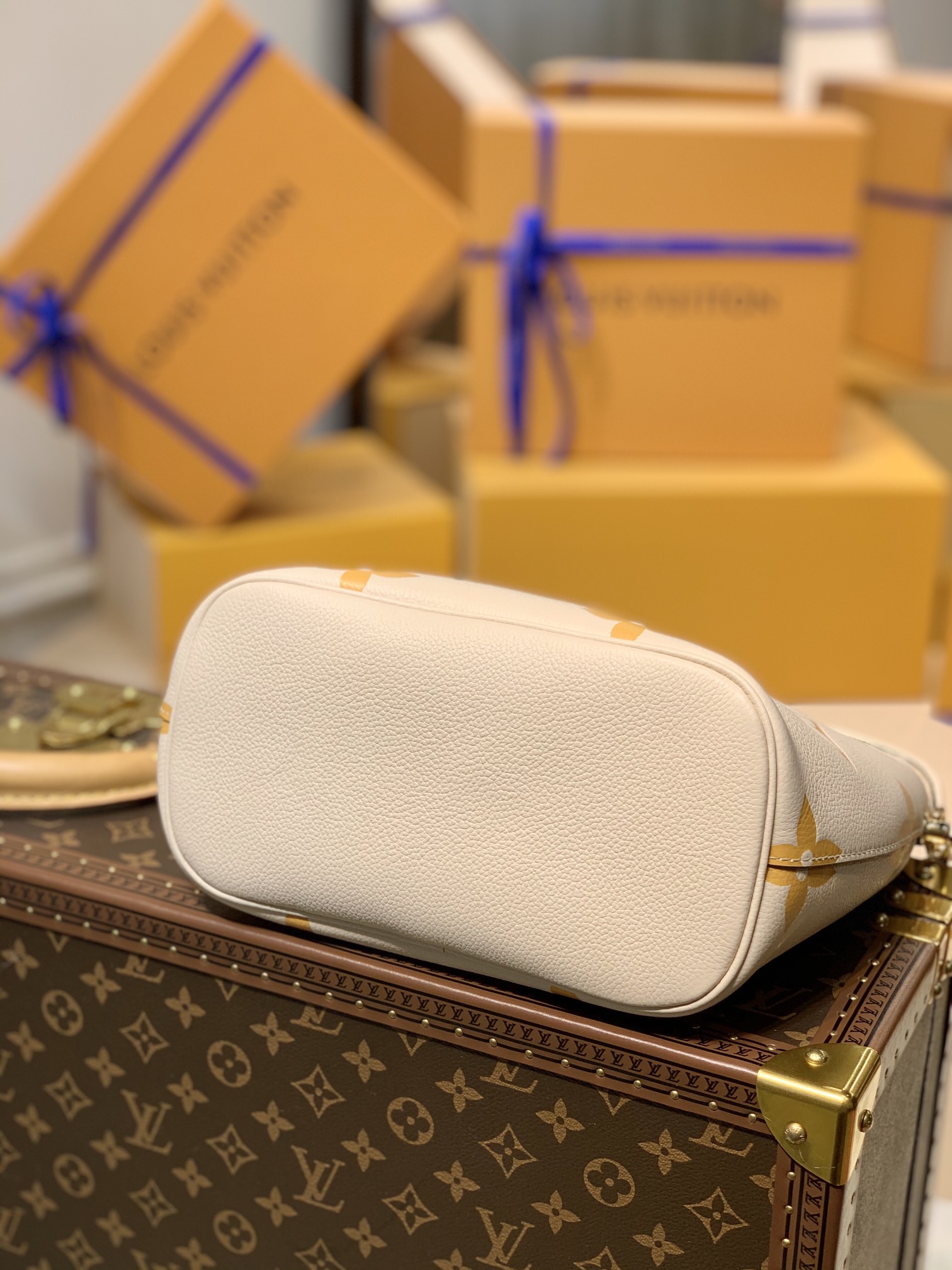 l**is V*t*n marshmallow hobo-24*22*13cm