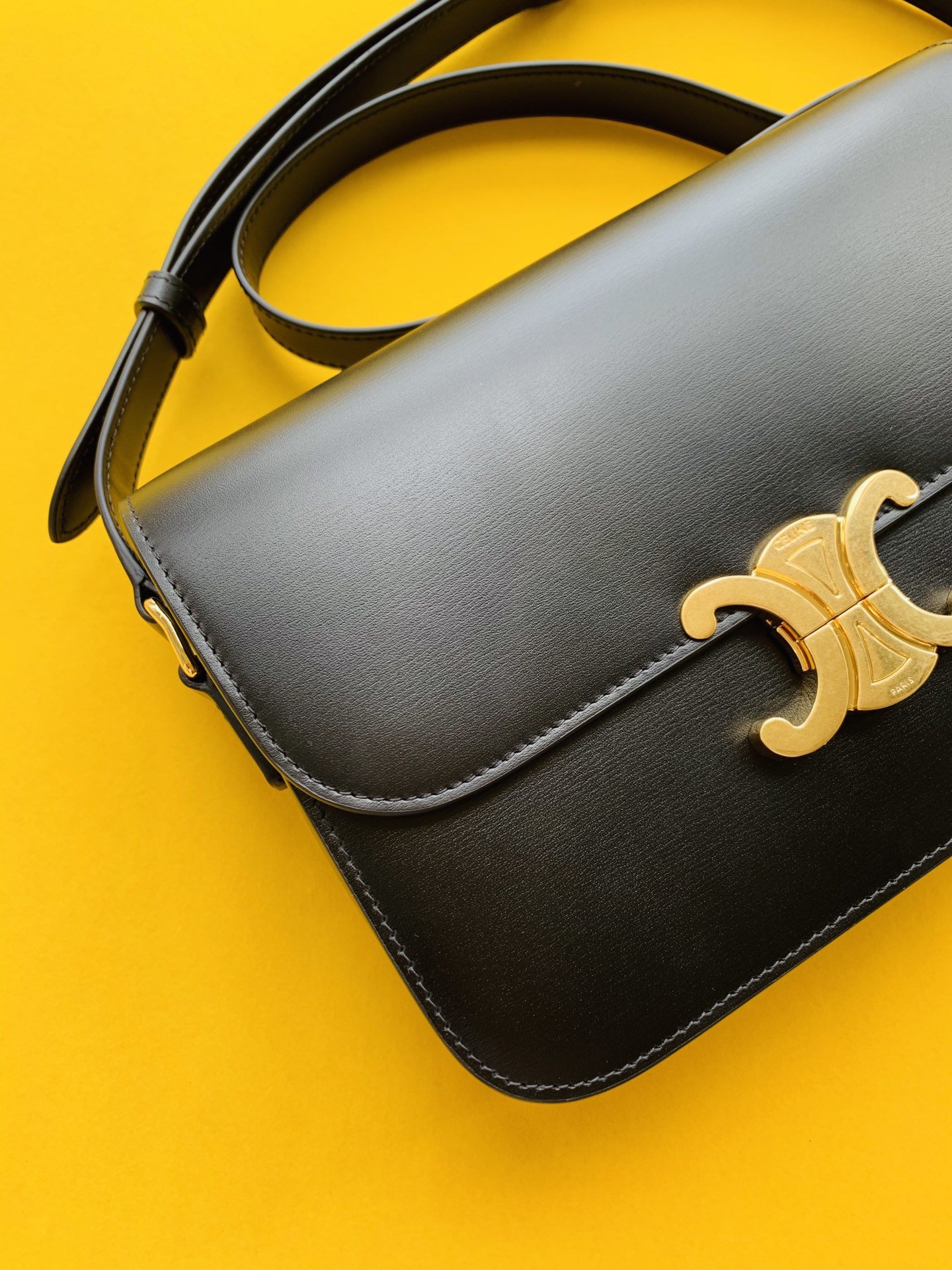 Ce**e Ce**e triomphe bag-22x16.5x7cm