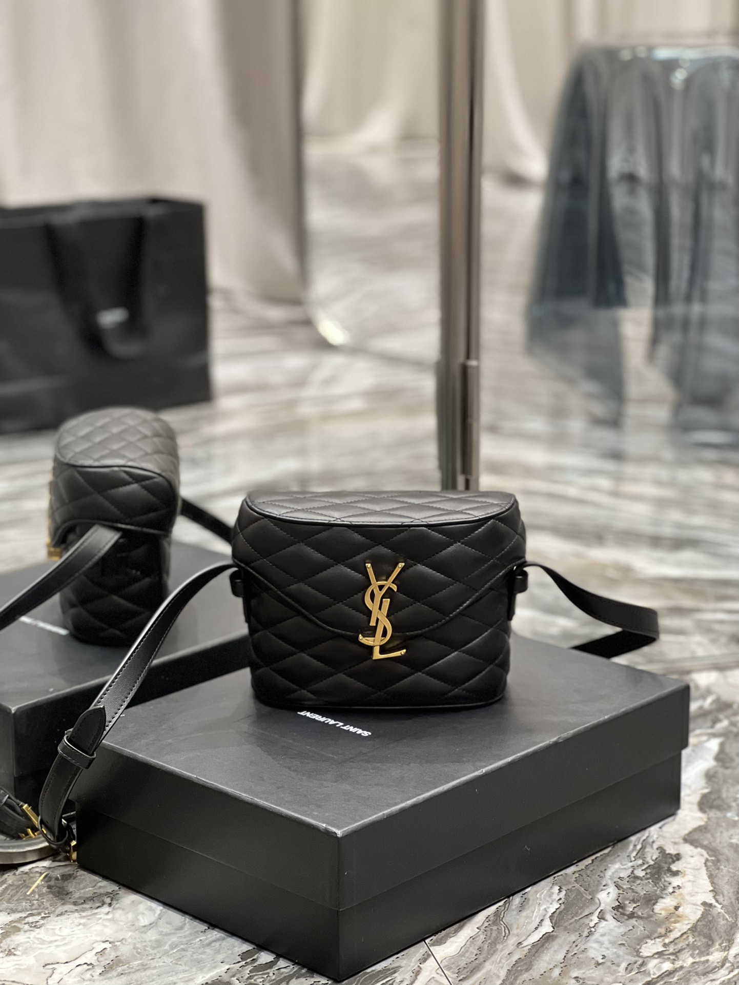 YSL June Handbags-19*15*8CM