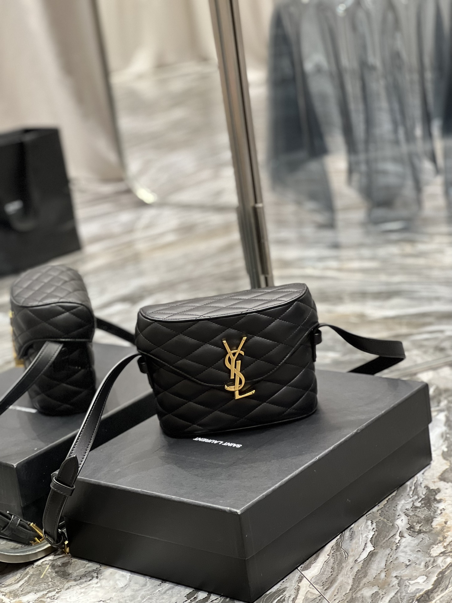 YSL June Handbags-19*15*8CM