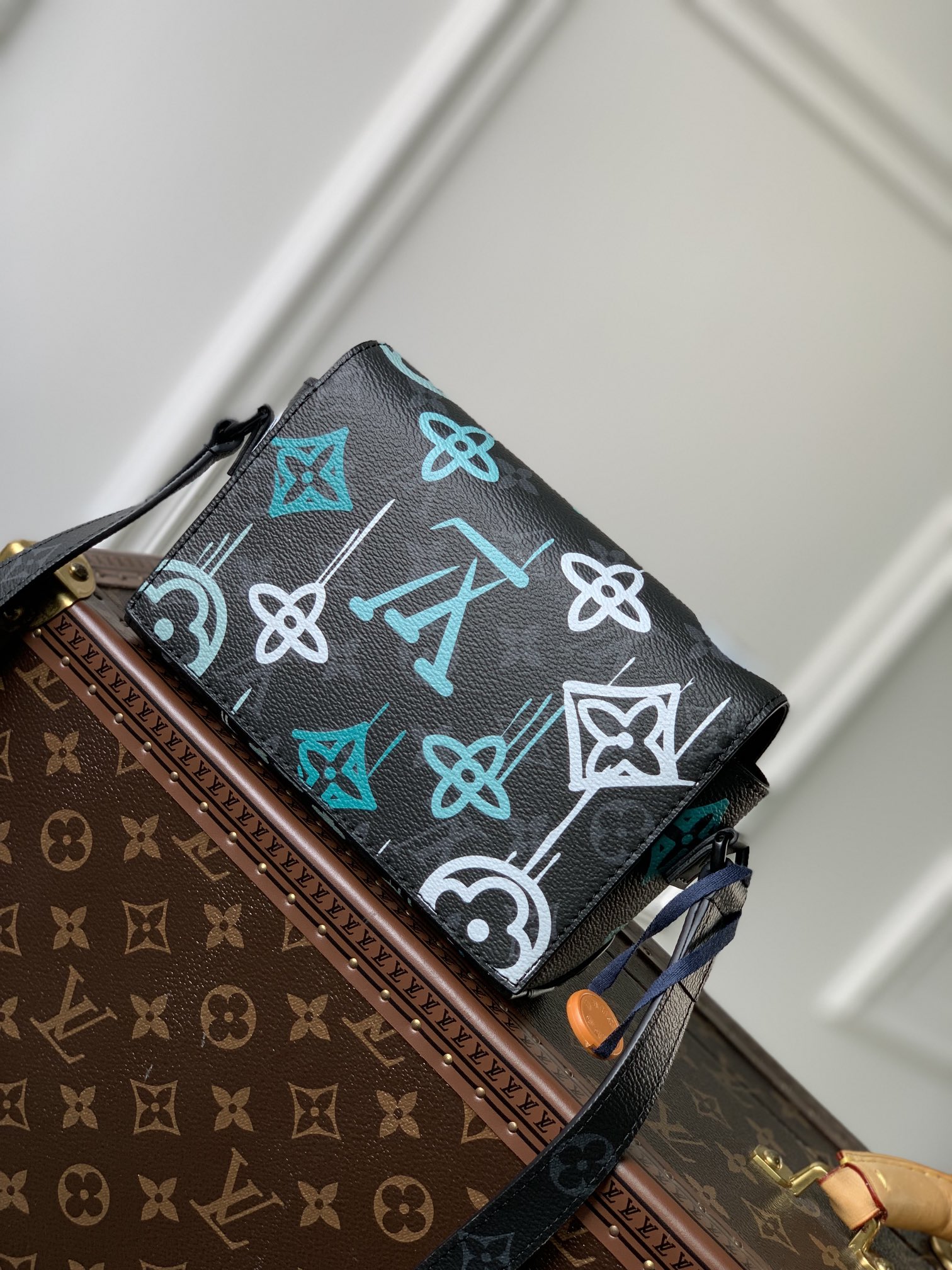 l**is V*t*nsteamer bag-18x 11x 6.5cm