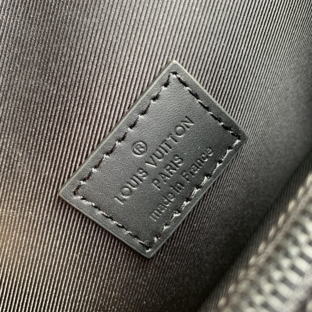 l**is V*t*nsteamer bag-18x 11x 6.5cm