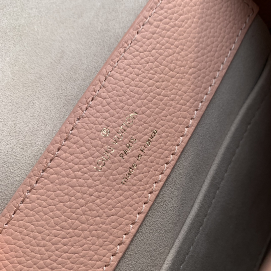 l**is V*t*n lockme ever 23x17x10cm