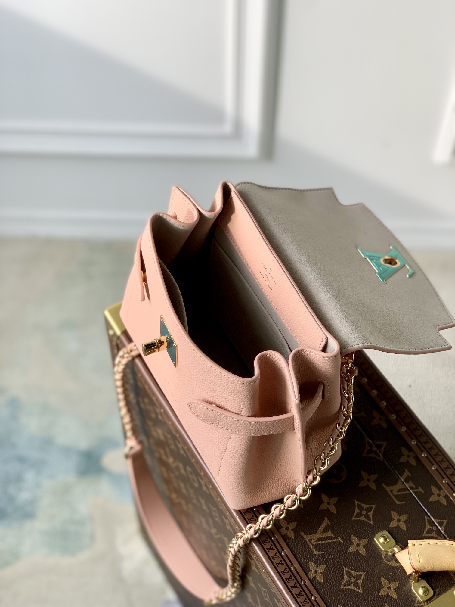 l**is V*t*n lockme ever 23x17x10cm