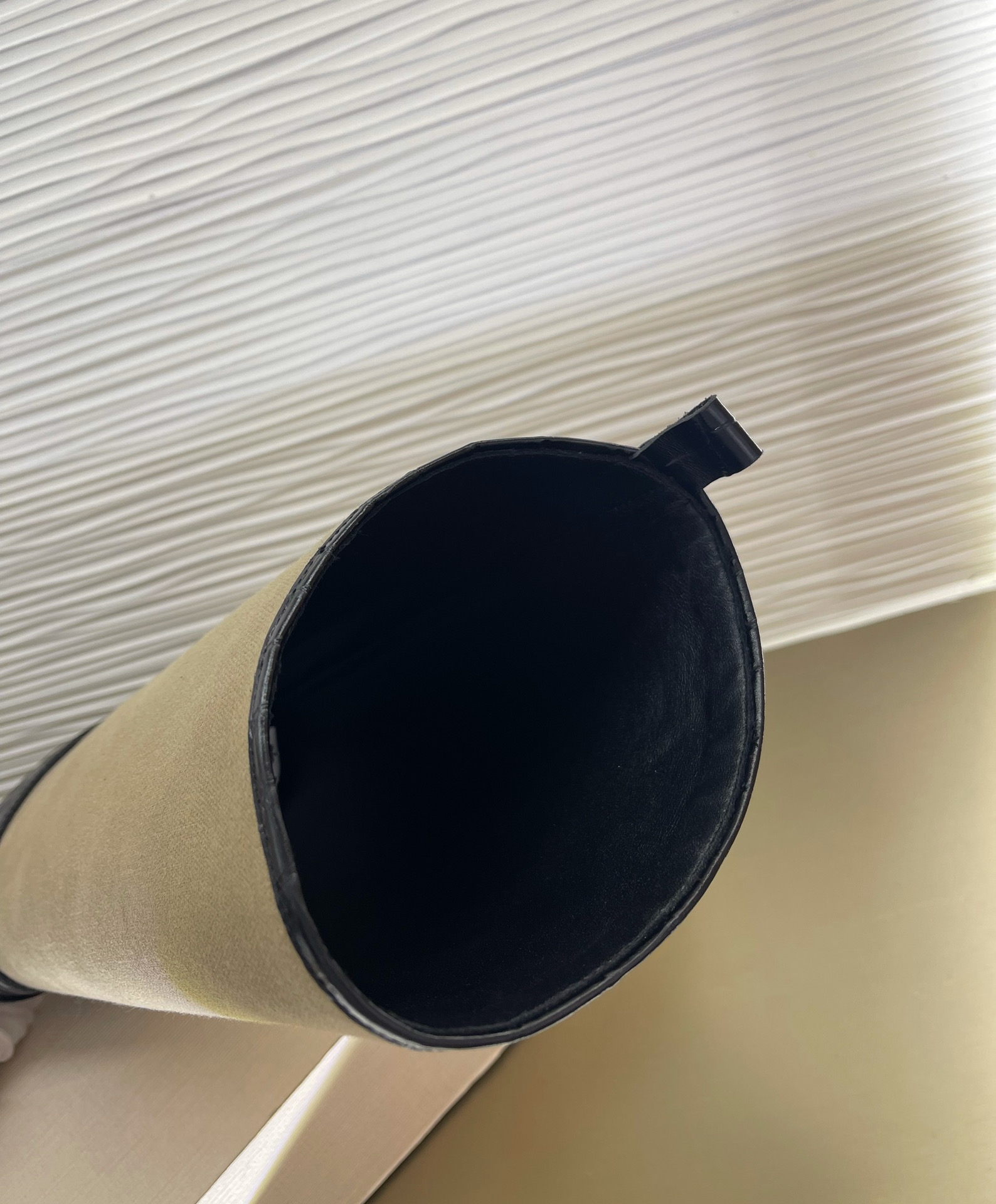 l**is V*t*n boots（eu35-42）