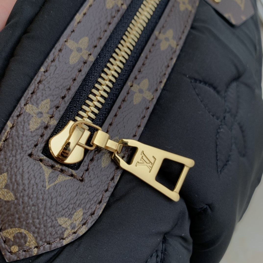 l**is V*t*n pillow maxi bum bag-44 x 24 x 7cm