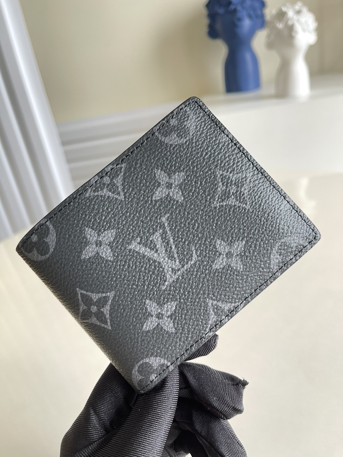 l**is V*t*n slender wallet-m62294-11*9*2cm