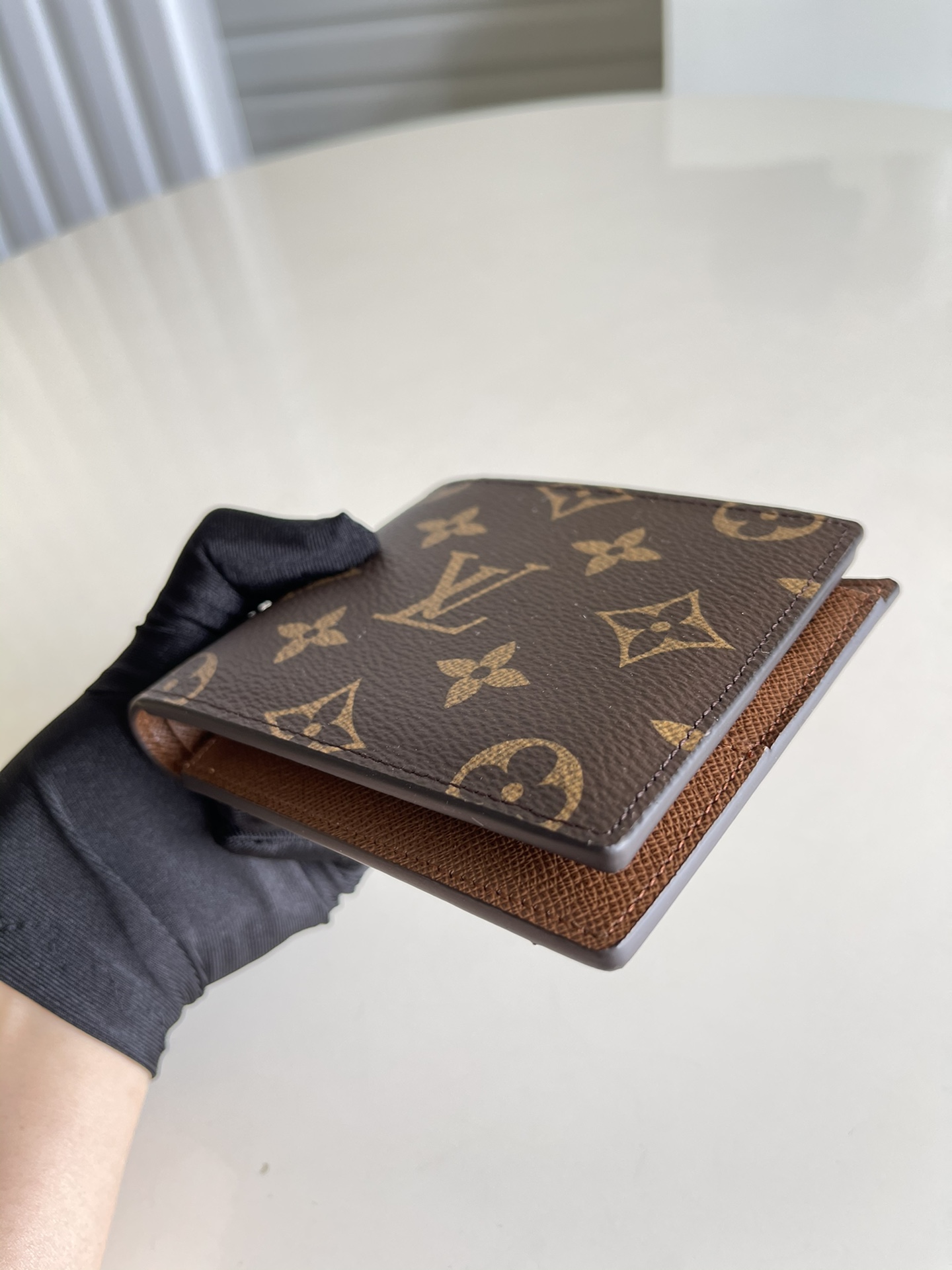 l**is V*t*n slender wallet-m62294-11*9*2cm