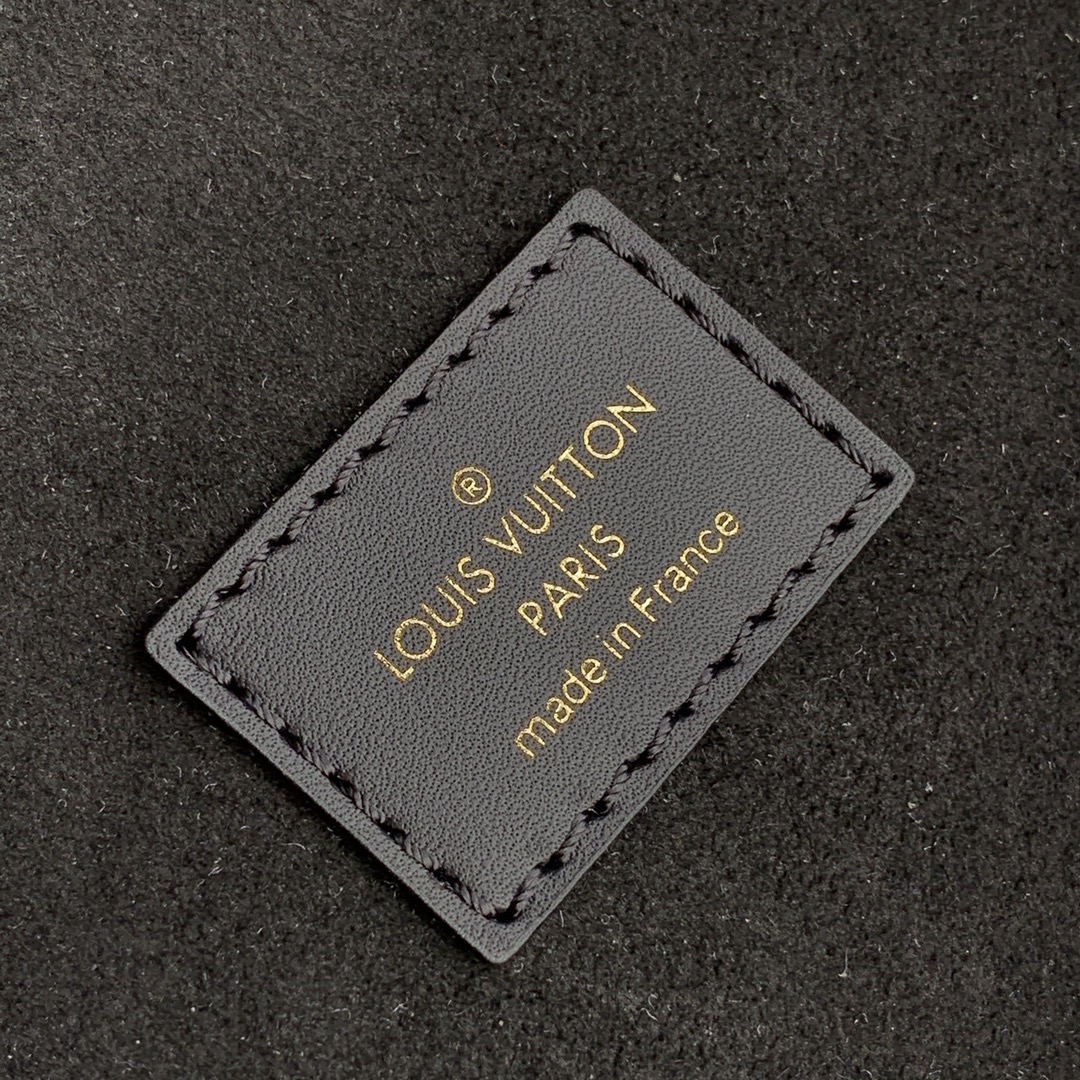 l**is V*t*n montsouris backpack-27.5 x 33.0 x 14.cm