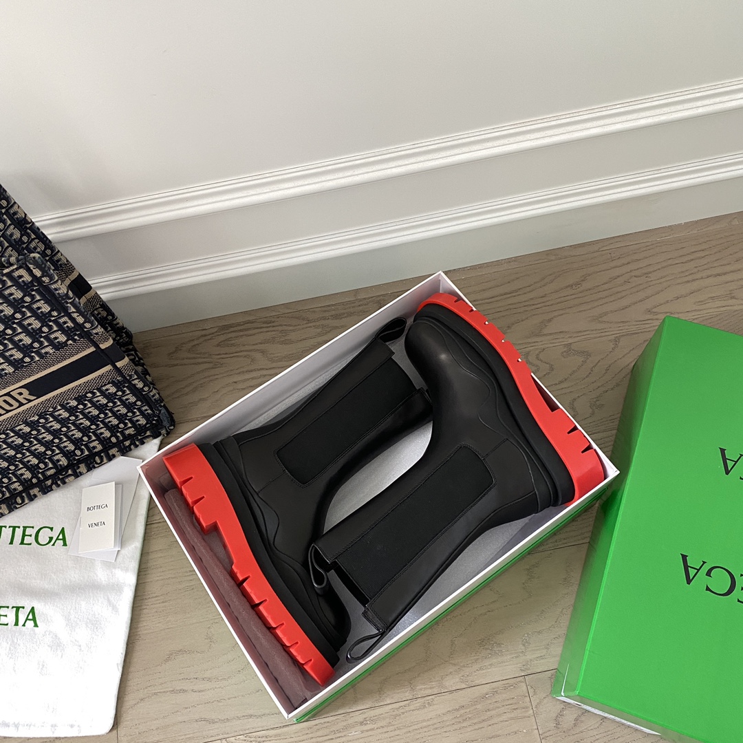 Bo*te*ga ve*ne*ta boots