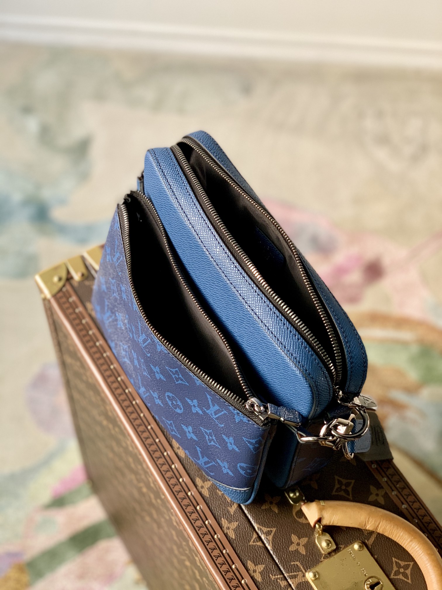 l**is V*t*n messenger bag-m69443-25*18*7cm