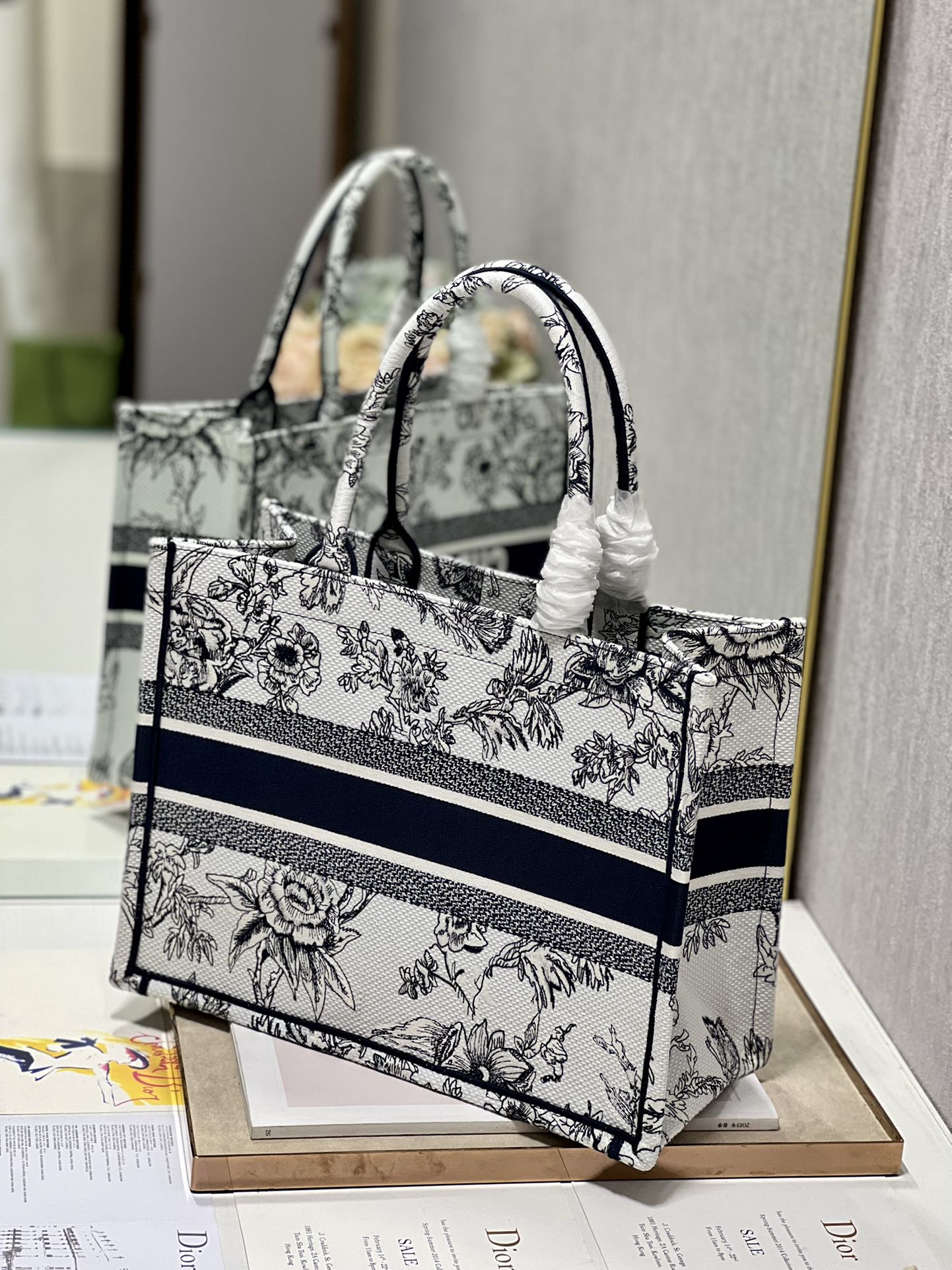 D*or small book tote-36*18*28cm