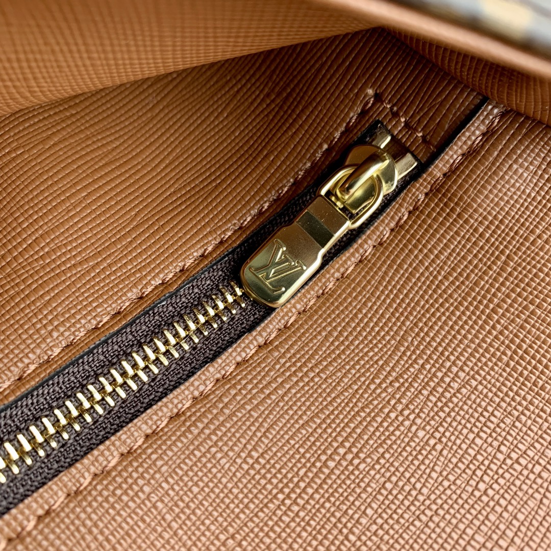 l**is V*t*n vintage saddle bag-22*24*7cm