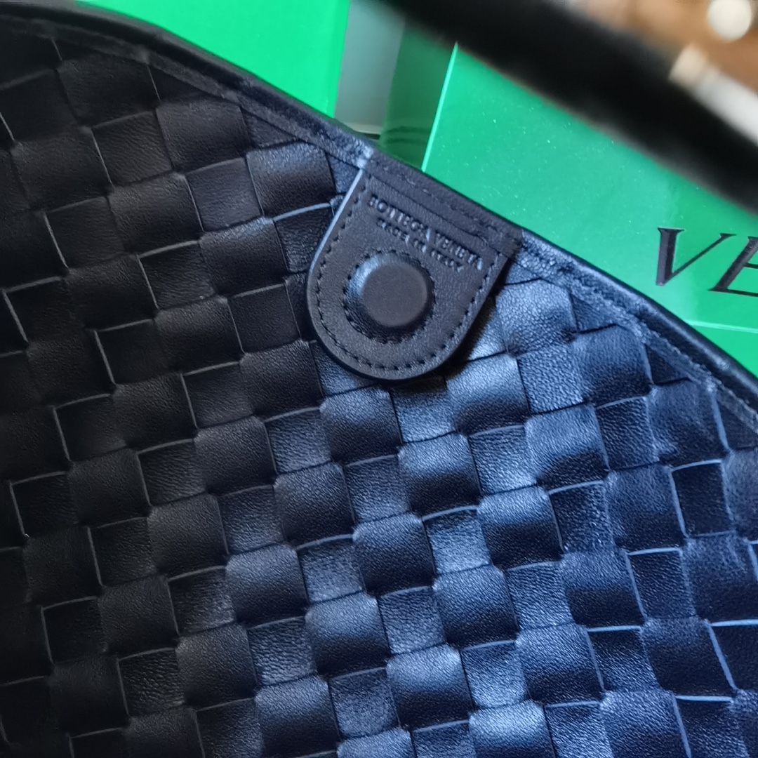 Bo*te*ga ve*ne*ta sardine bag-33x20x4cm