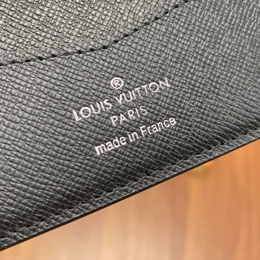 l**is V*t*n slender wallet-m62294-11*9*2cm