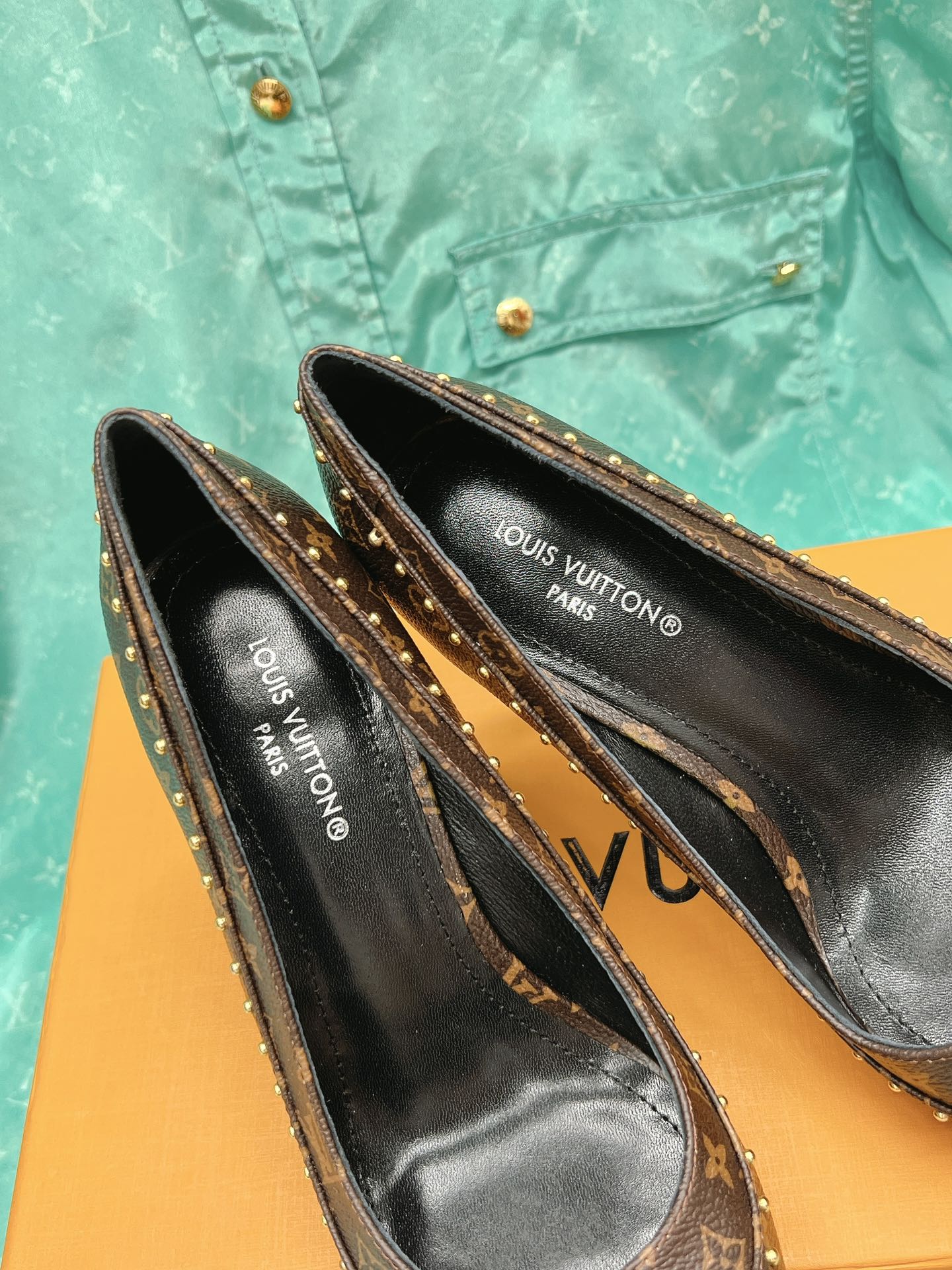 l**is V*t*n heel-10.5cm