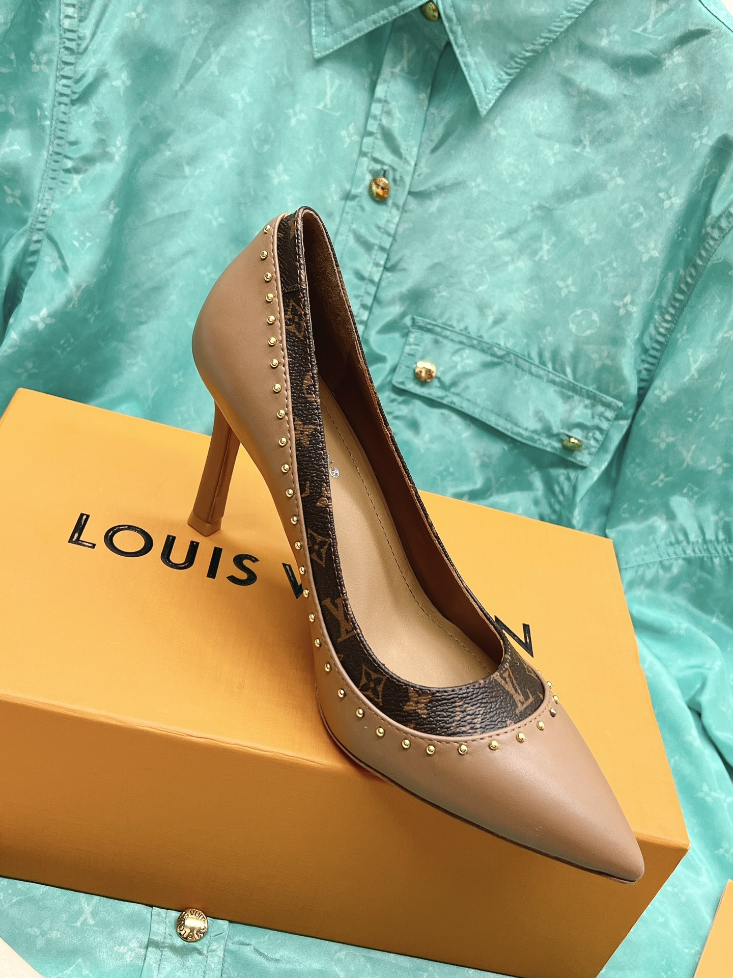 l**is V*t*n heel-10.5cm