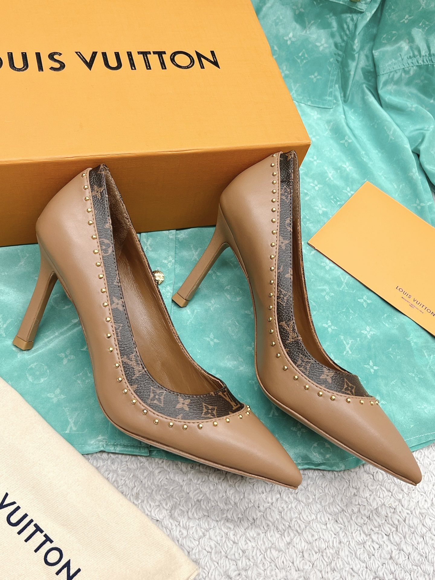 l**is V*t*n heel-10.5cm