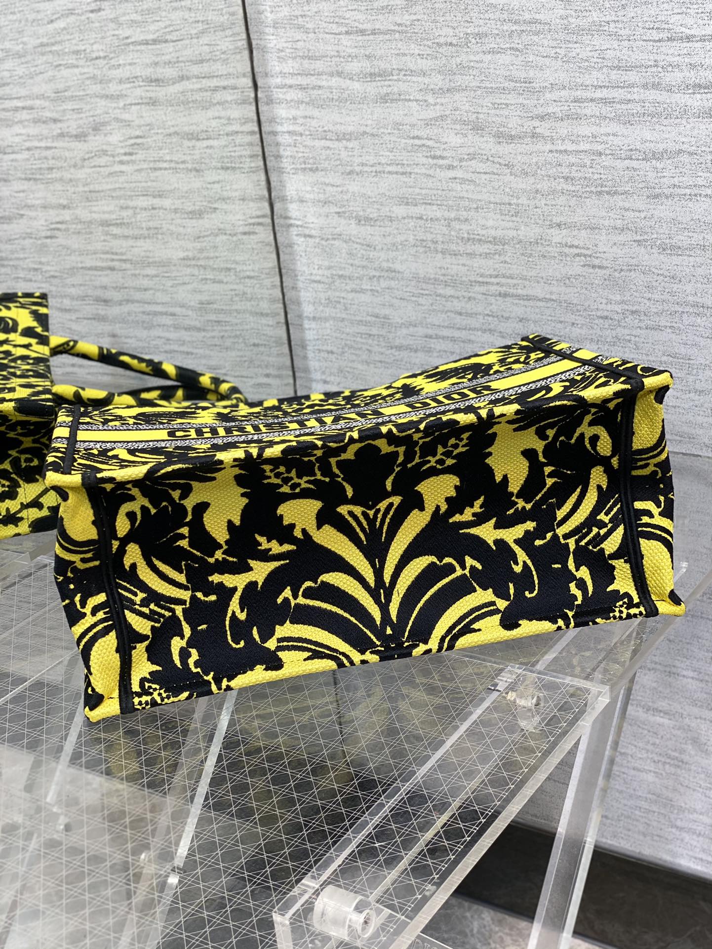 D*or small book tote-36*18*28cm