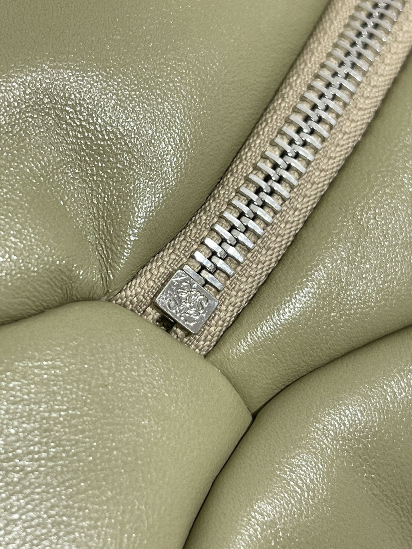 Loewe Puzzle Puffer Hobo Bag-31*16*13CM