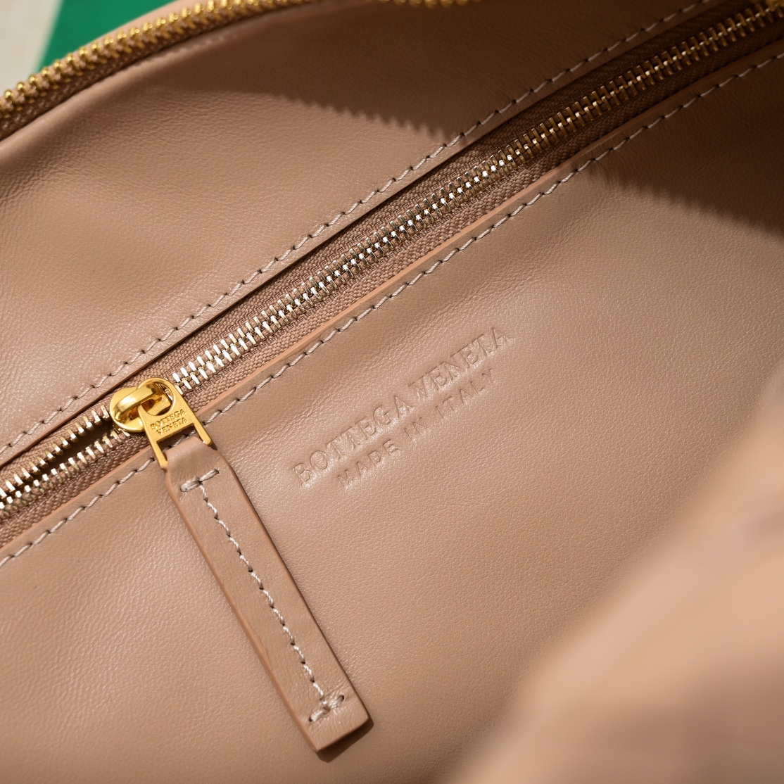 Bo*te*ga ve*ne*ta jodie hobo-40*48*16cm