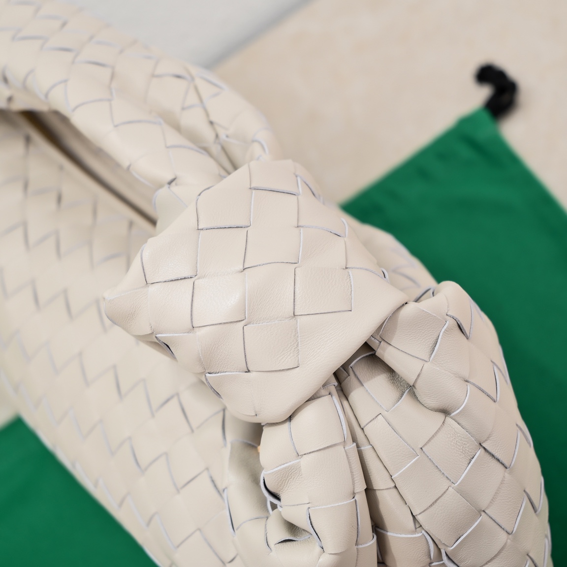 Bo*te*ga ve*ne*ta jodie hobo-40*48*16cm