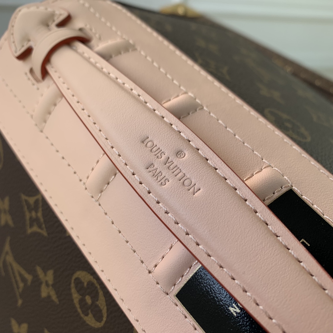 l**is V*t*n book chain wallet-20 x 14 x 4cm