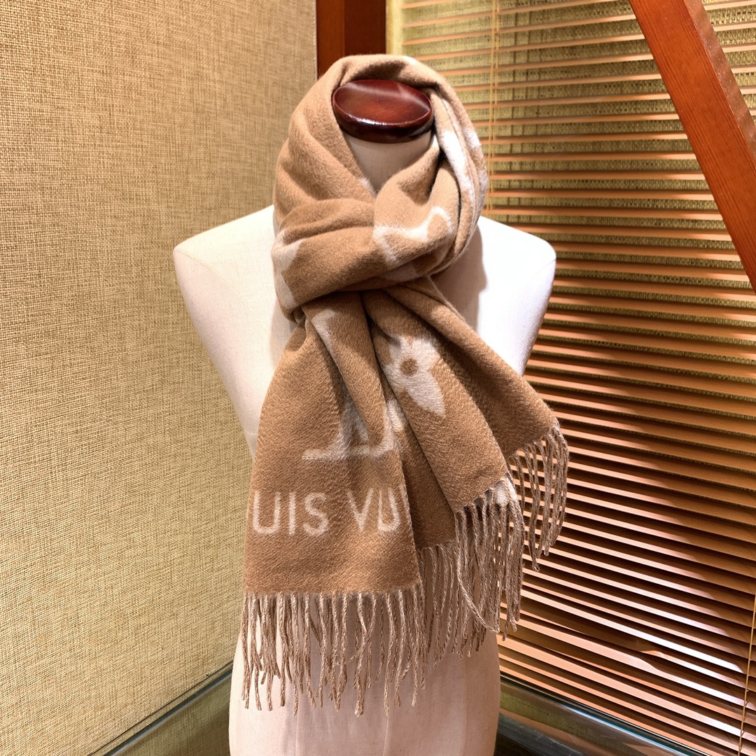 l**is V*t*n scarf-191 x 46cm