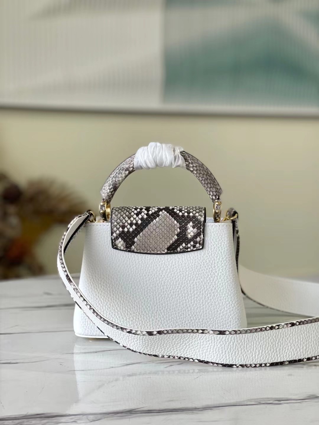 l**is V*t*n mini capucines handlebag-21*14*8cm