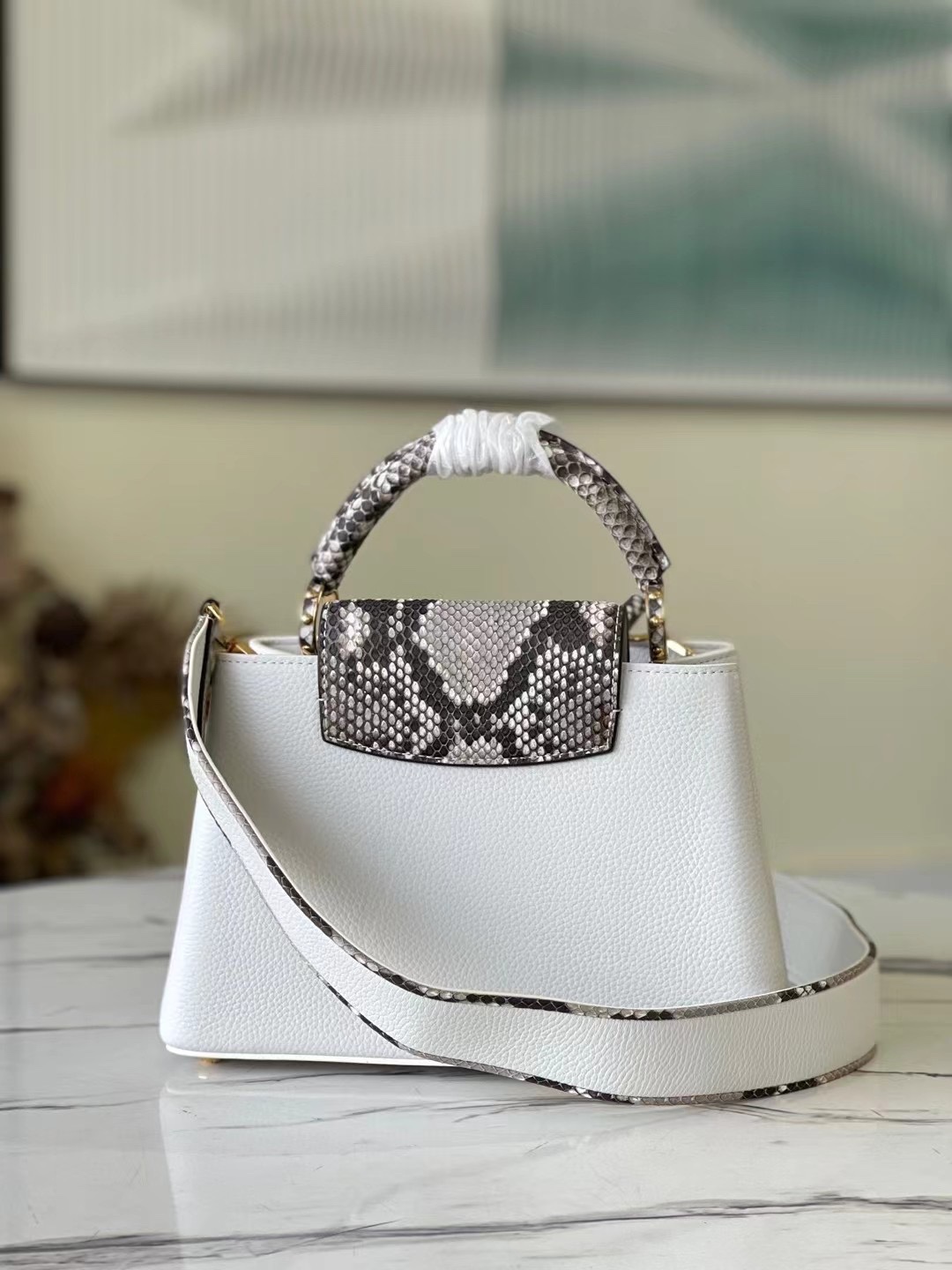 l**is V*t*n capucines bb-m21164-27*18*9cm