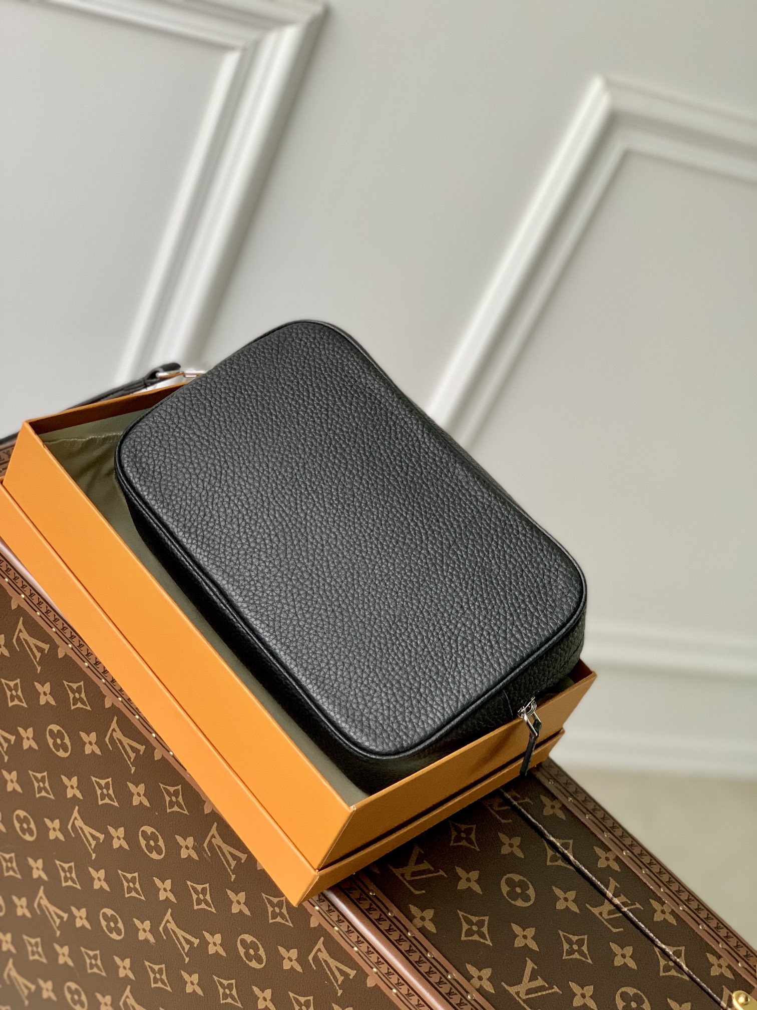 l**is V*t*n pochette kasai -25 x 15.5 x 6.5 cm