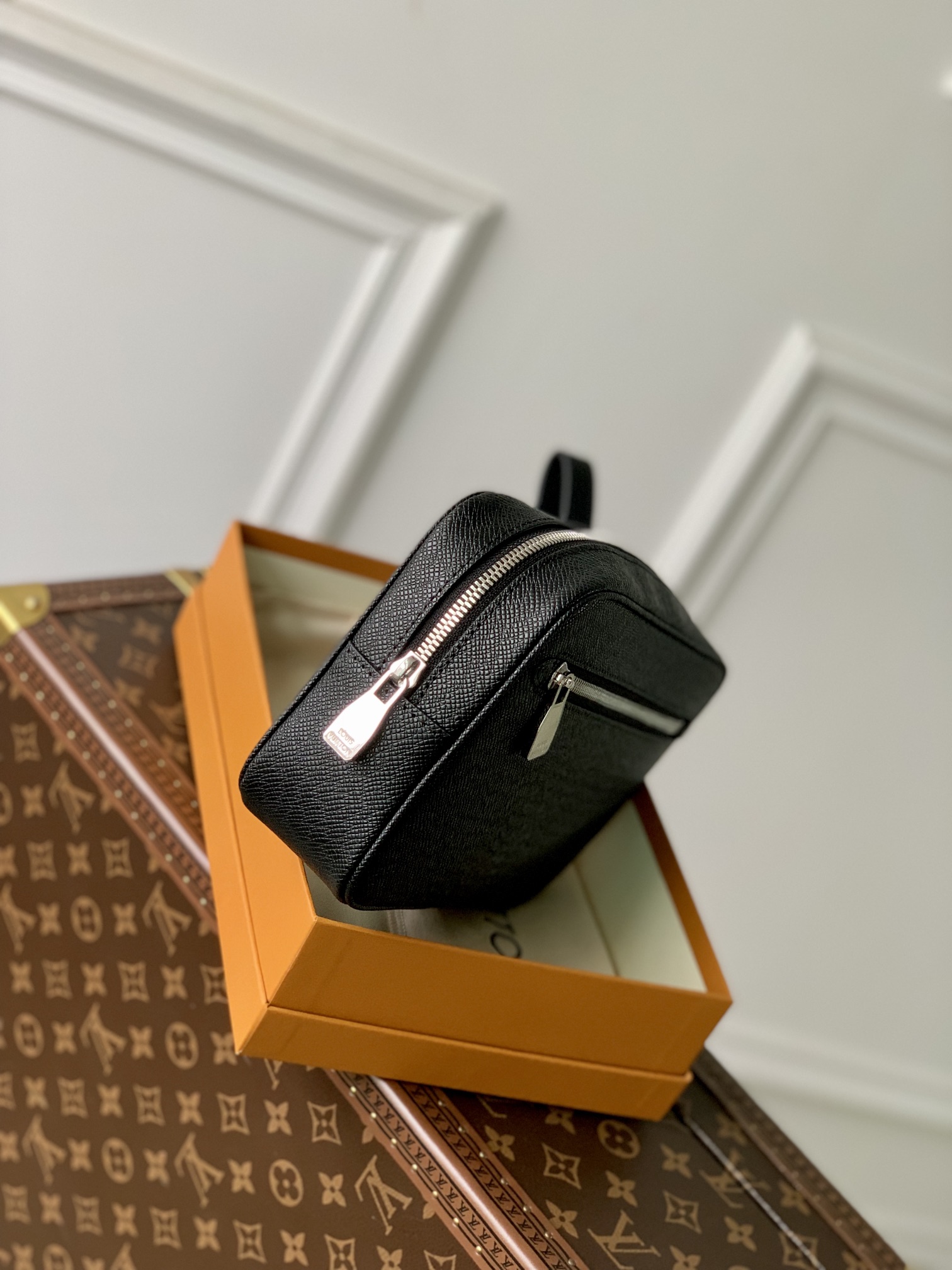 l**is V*t*n pochette kasai -25 x 15.5 x 6.5 cm