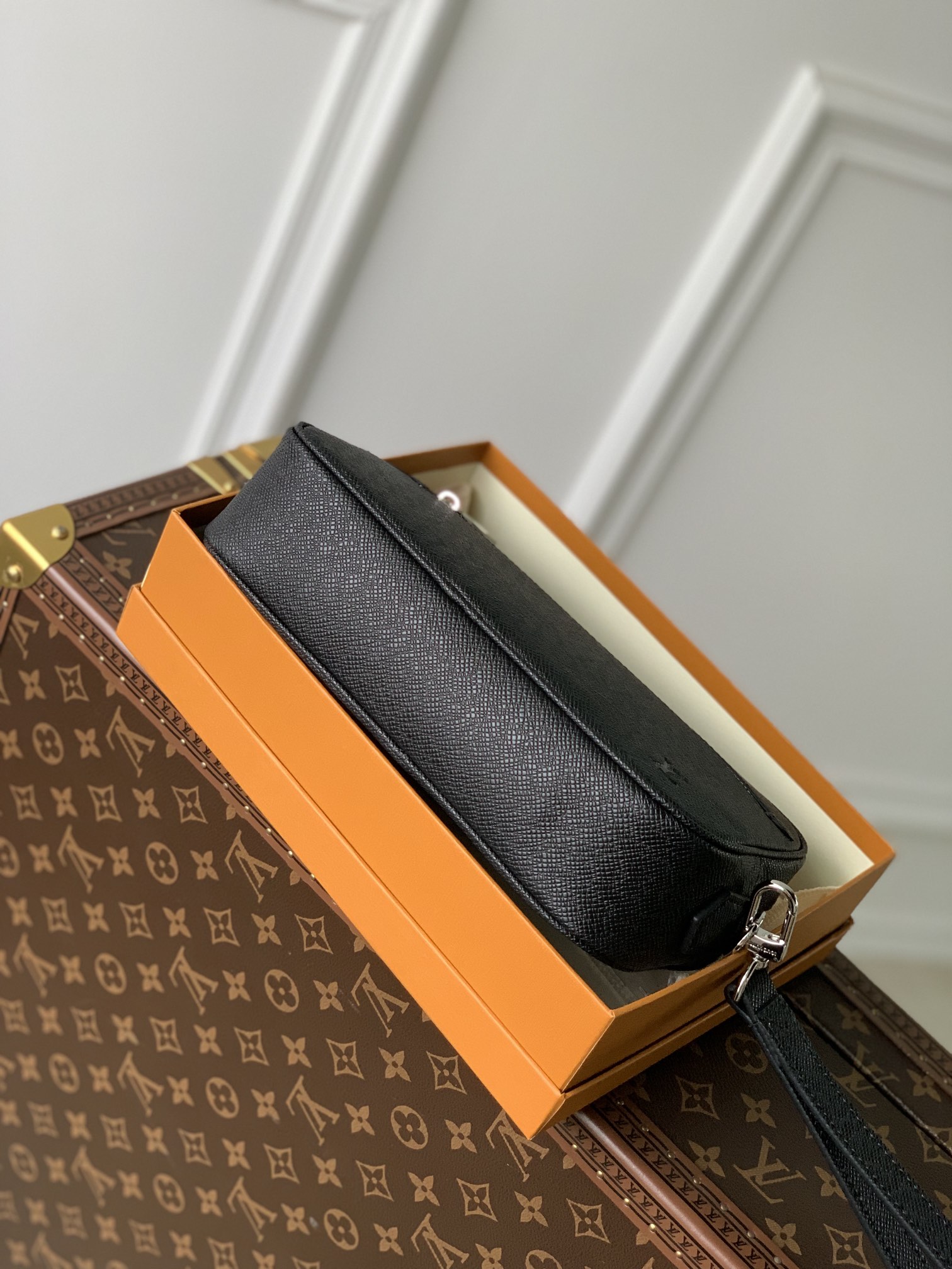 l**is V*t*n pochette kasai -25 x 15.5 x 6.5 cm