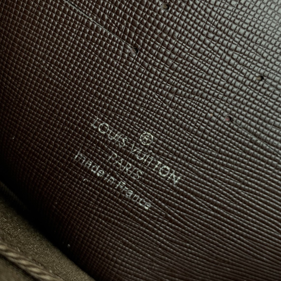 l**is V*t*n pochette kasai -25 x 15.5 x 6.5 cm