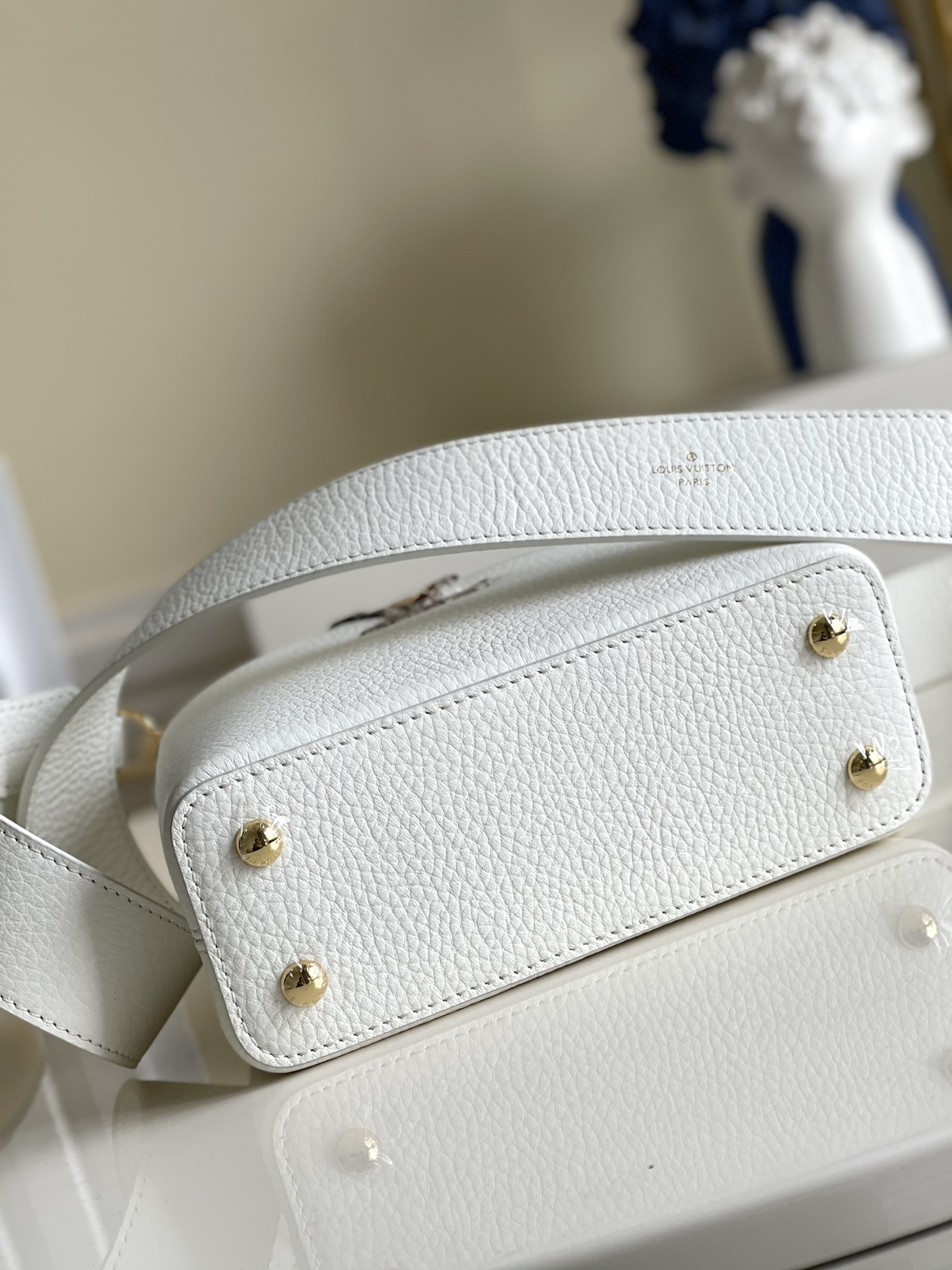 l**is V*t*n mini capucines handlebag-21*14*8cm