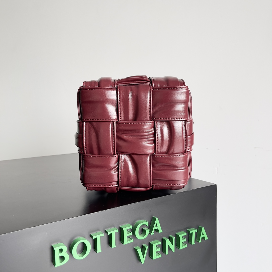 Bo*te*ga ve*ne*ta mini bucket-18*14*14cm