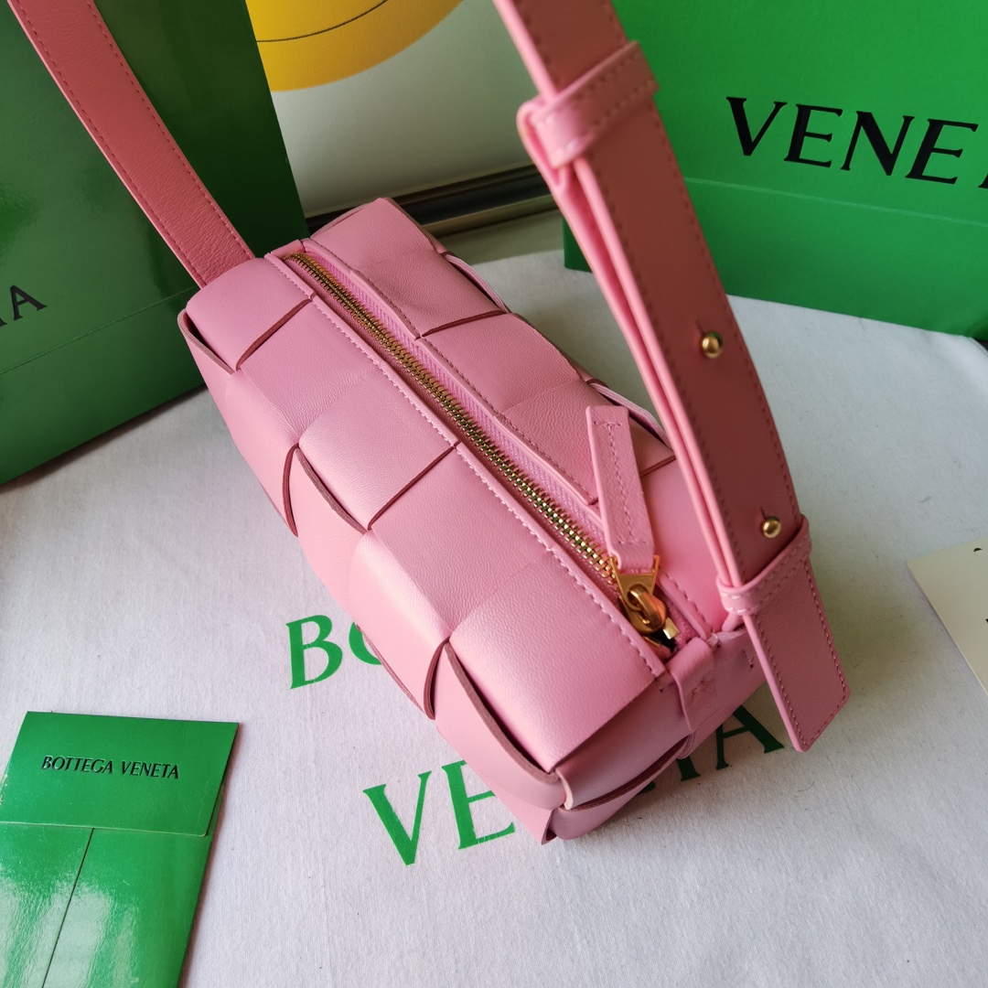 Bo*te*ga ve*ne*ta cassette bag-23.5x10x20cm