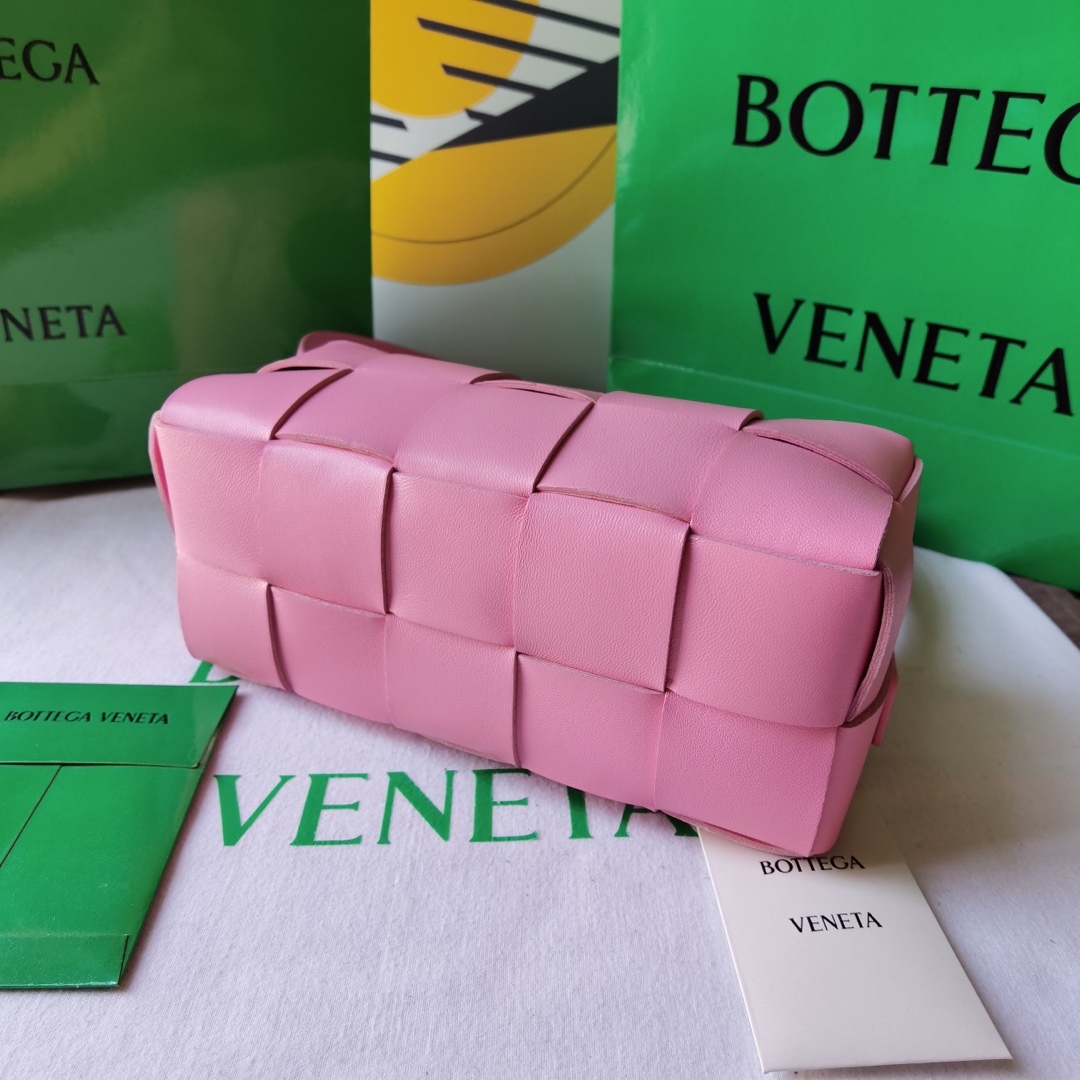 Bo*te*ga ve*ne*ta cassette bag-23.5x10x20cm