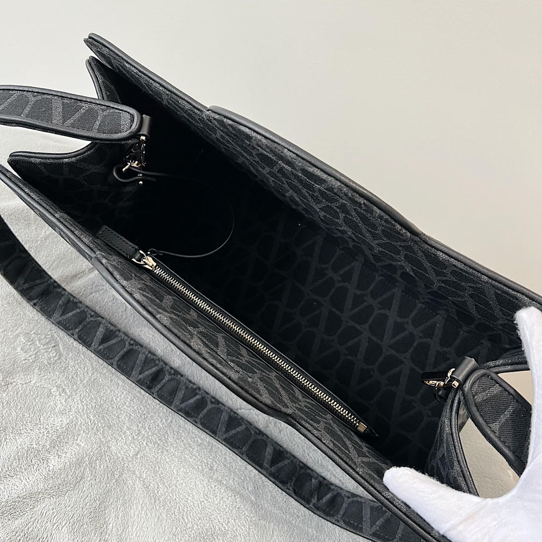 Valentino Garavani La Troisième Toile Iconographe -40*25*17CM