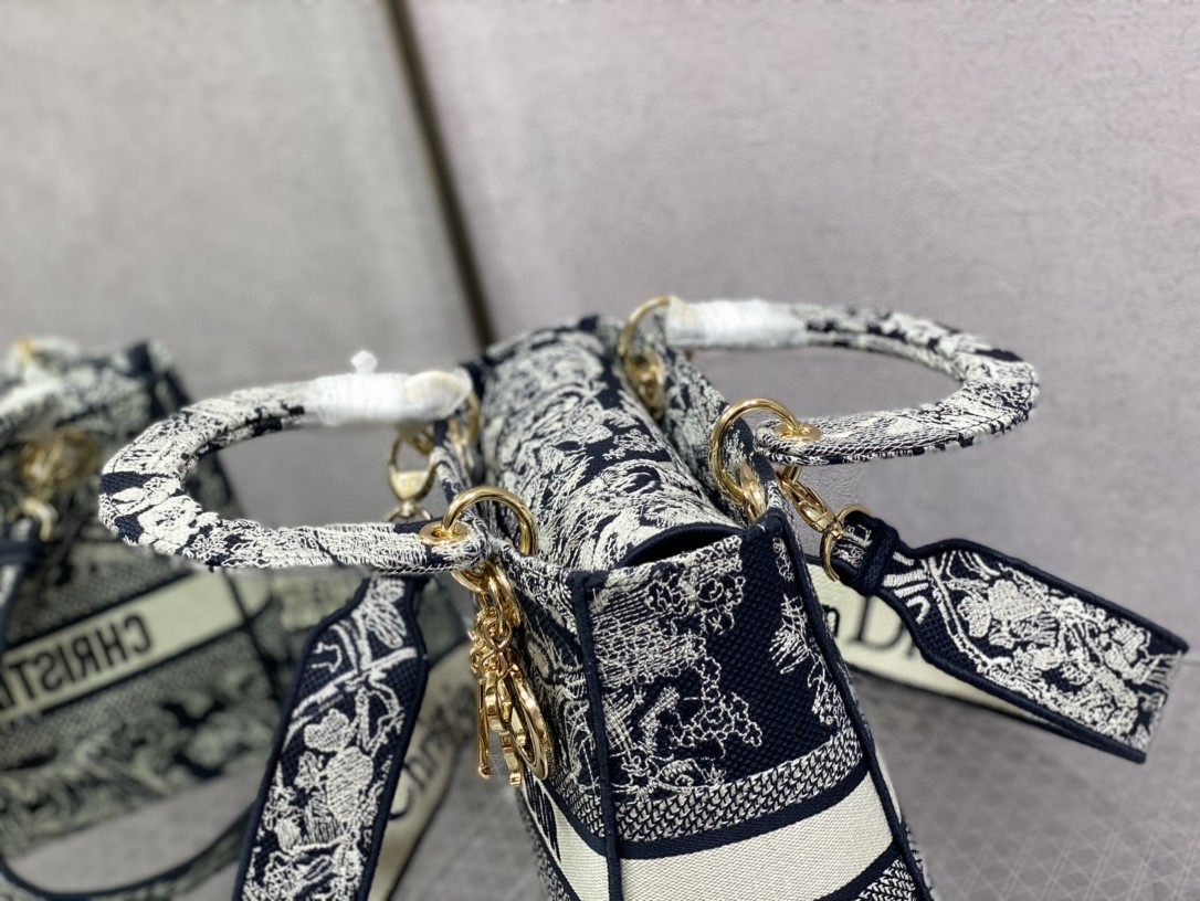 lady D*or handle bag-24cm