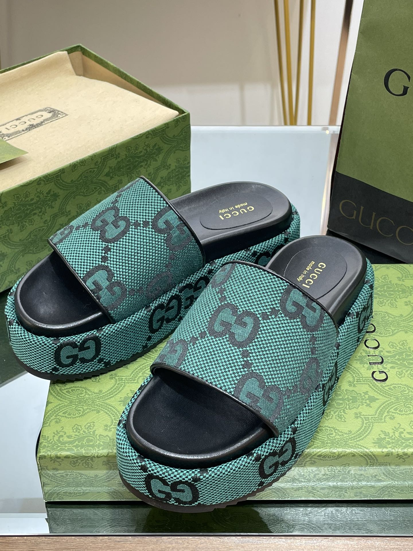 G*u*i slides(size35-43)