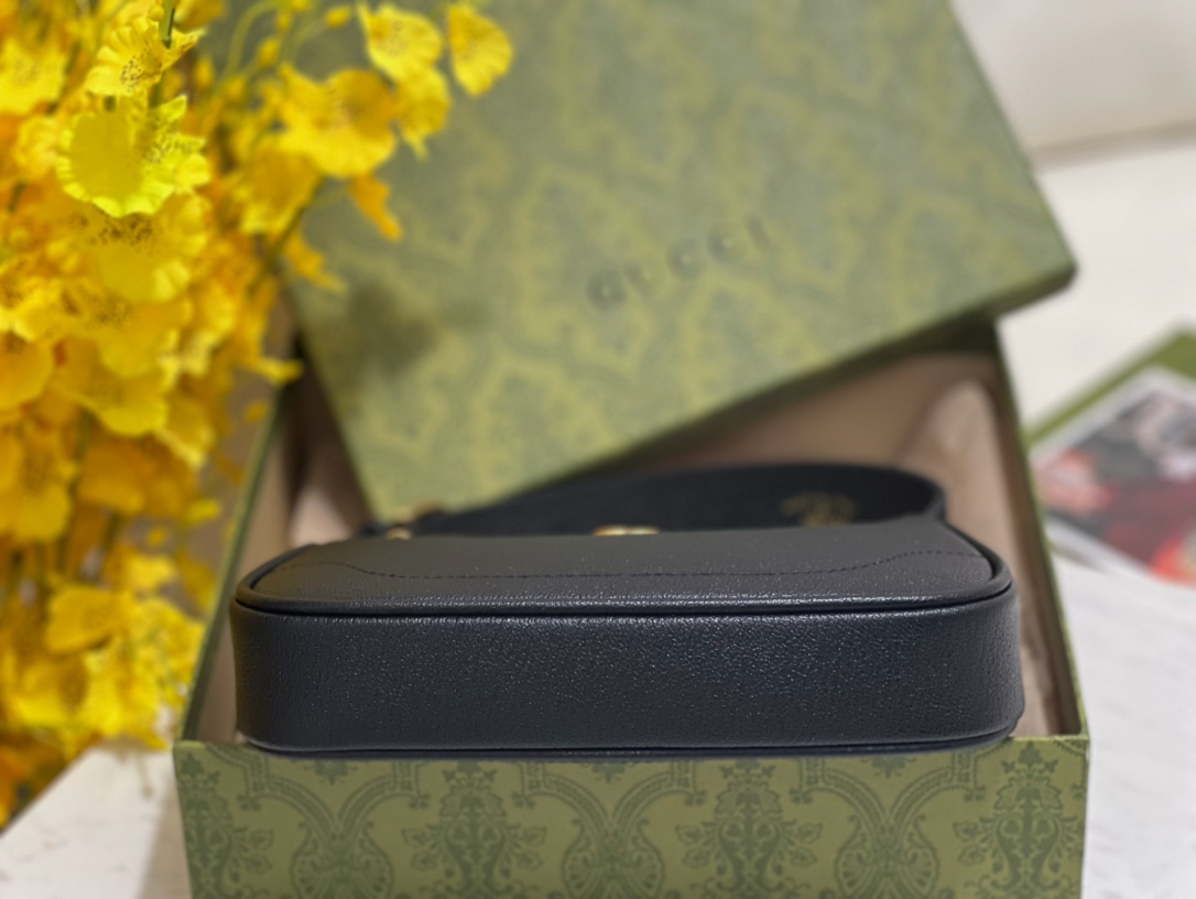 G*u*i aphrodite bag-21*12*4cm