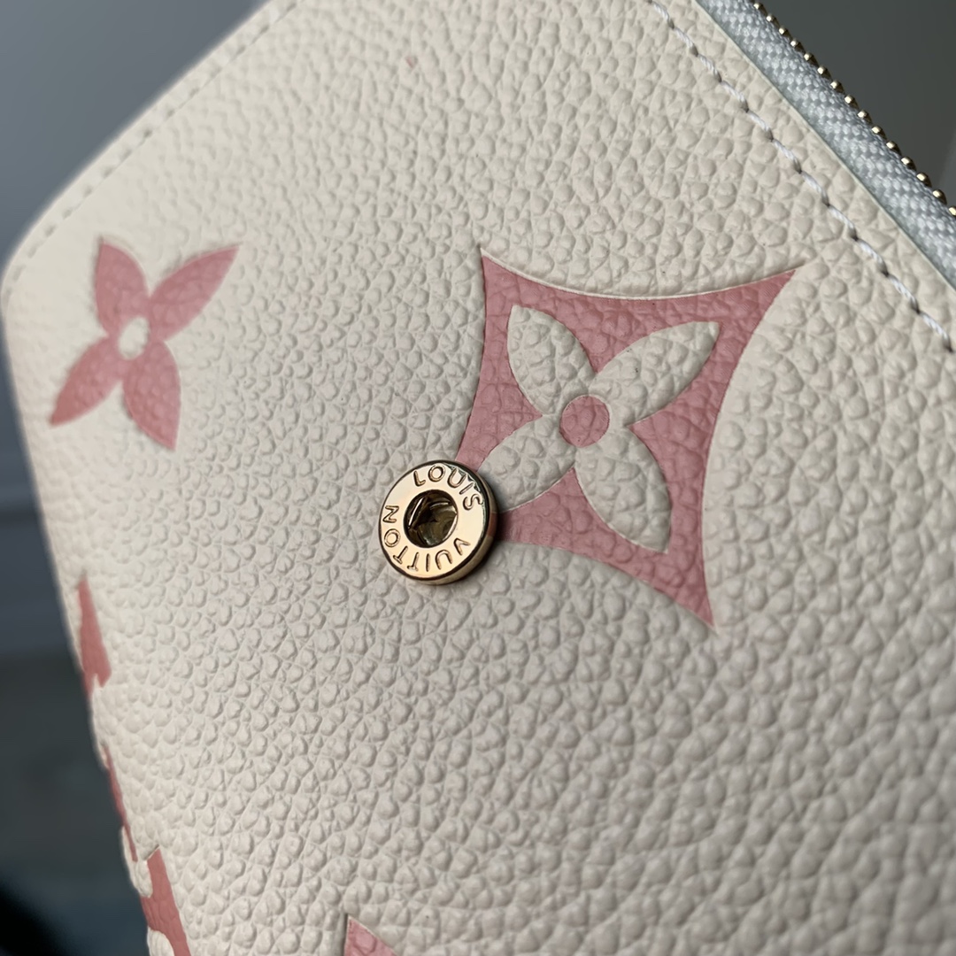 l**is V*t*n wallet m82062-12 x 9.5 x 1.5cm