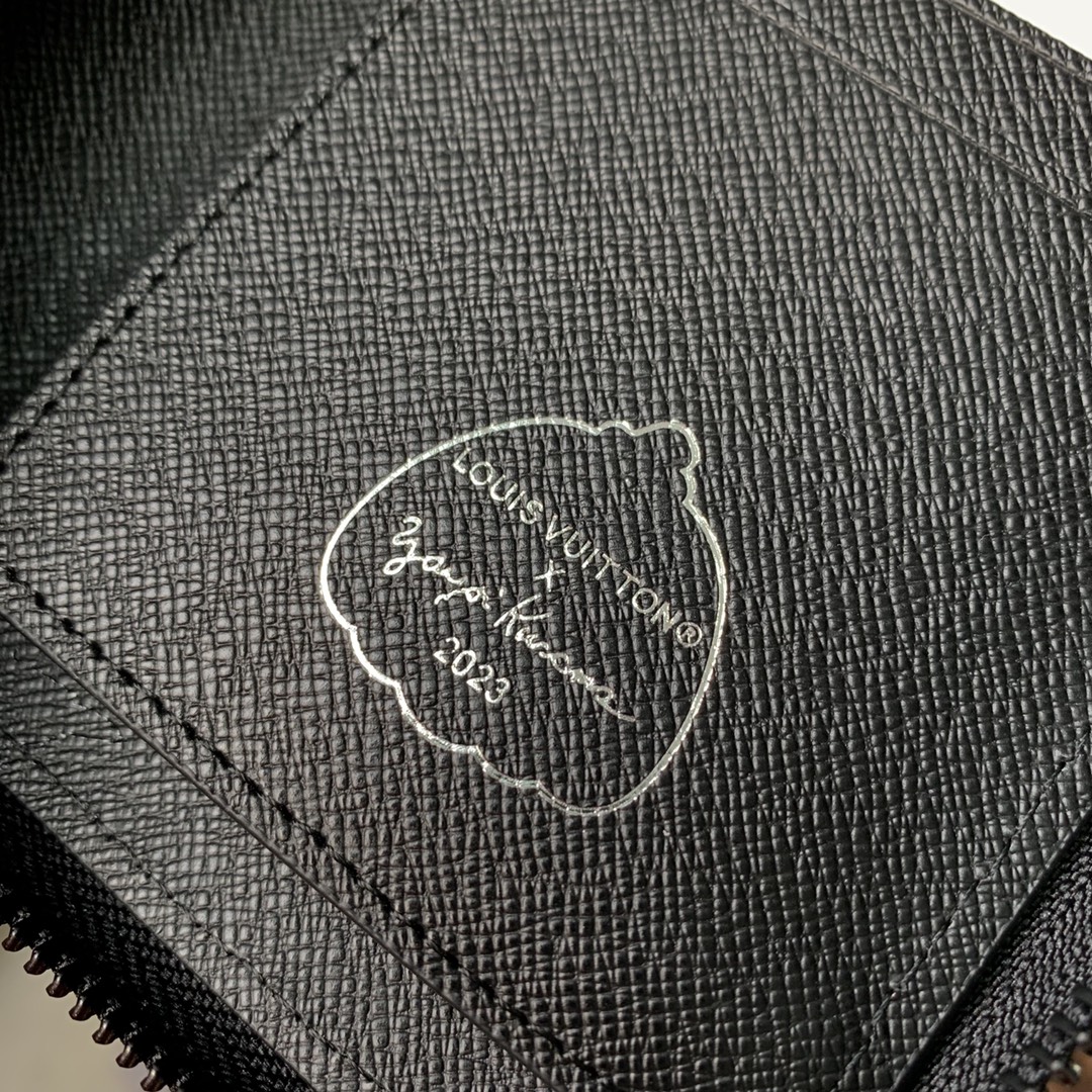 l**is V*t*n zippy wallet m81914-20*10cm